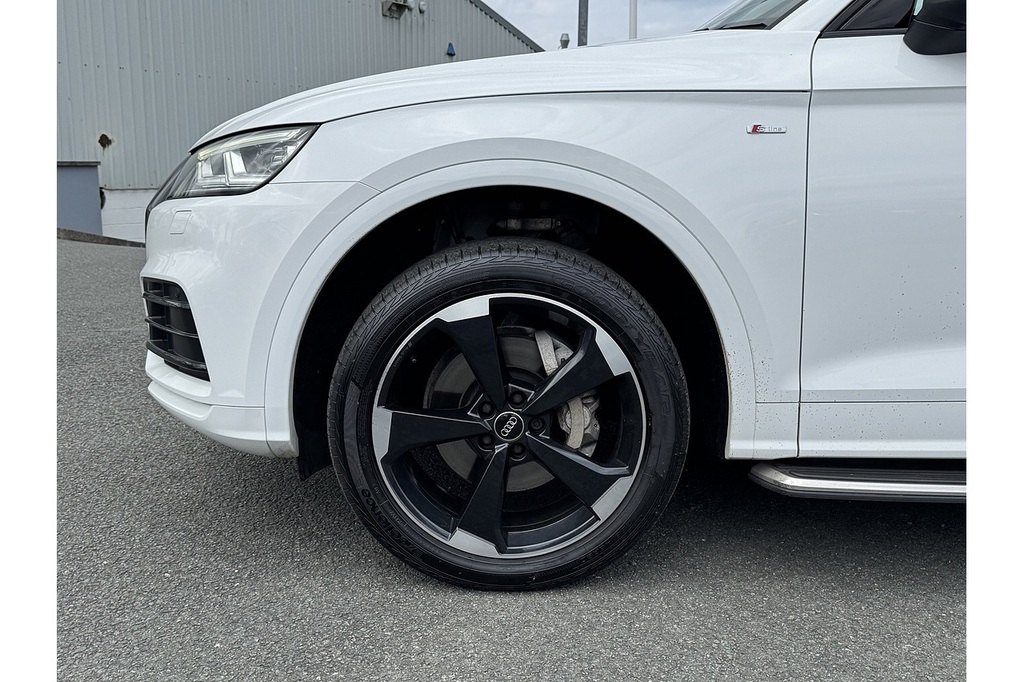 Audi Q5 2.0 Tdi 40 Black Edition S Tronic Quattro 1 NX69OPT White #4