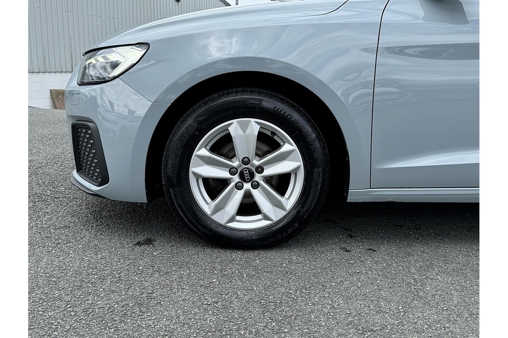 Audi A1 Sportback Technik Tfsi 1.0 Hatchback RJ72MWX Grey #4