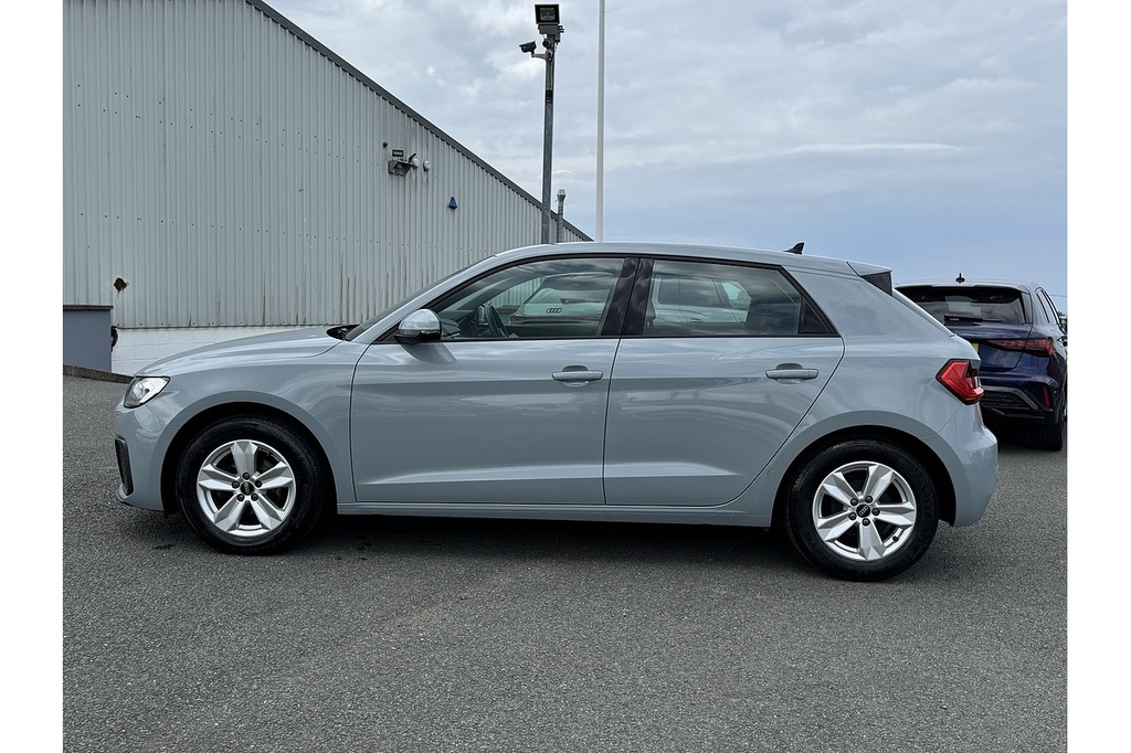 Audi A1 Sportback Technik Tfsi 1.0 Hatchback RJ72MWX Grey #5