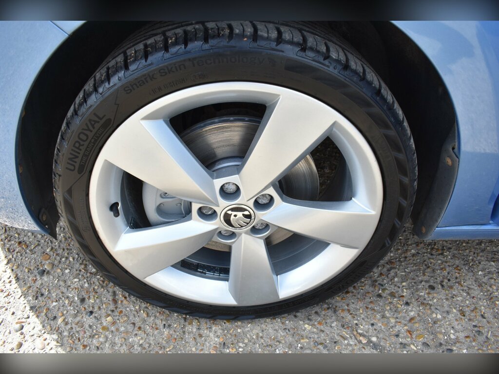 Skoda Rapid 1.6 Tdi Elegance Euro 5 Blue #19