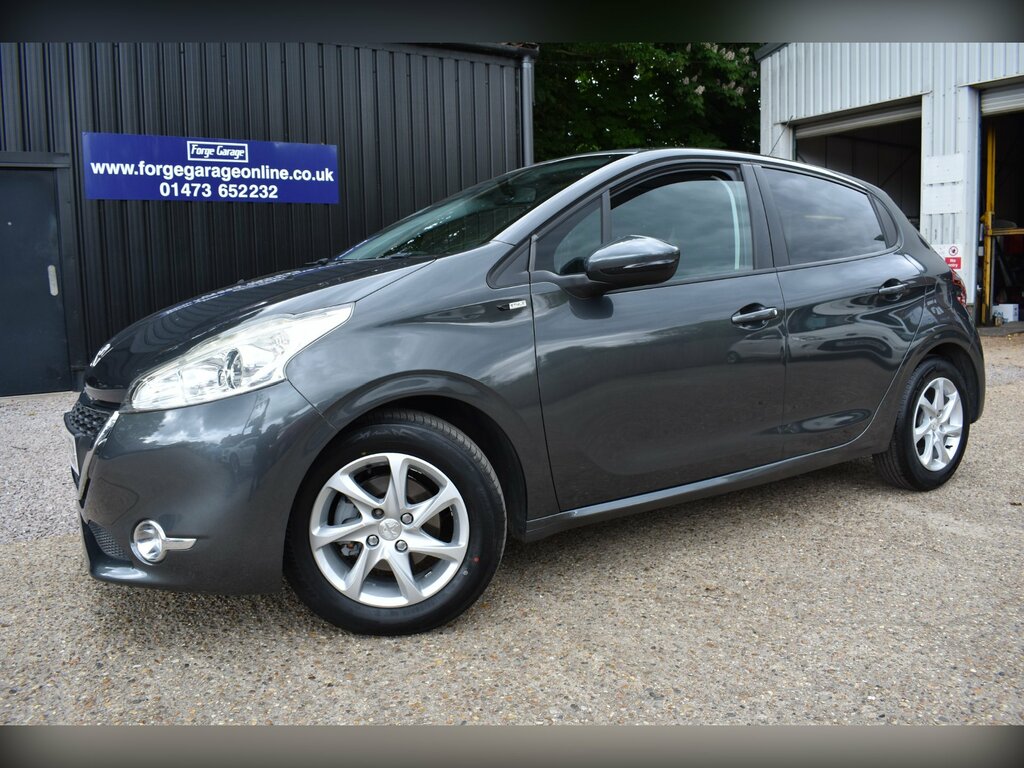 Peugeot 208 1.2 Vti Puretech Style Hatchback Grey