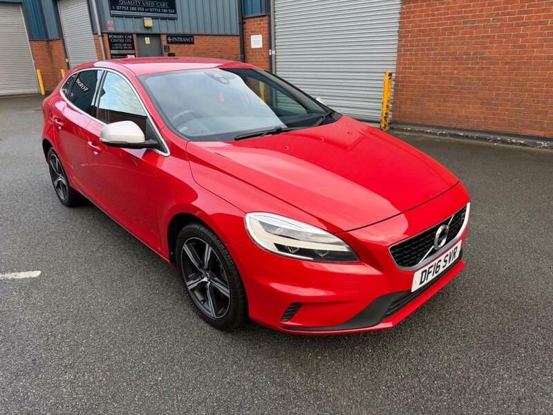 Volvo V40 2.0-D2-r-design-euro-6-ss-5dr Red
