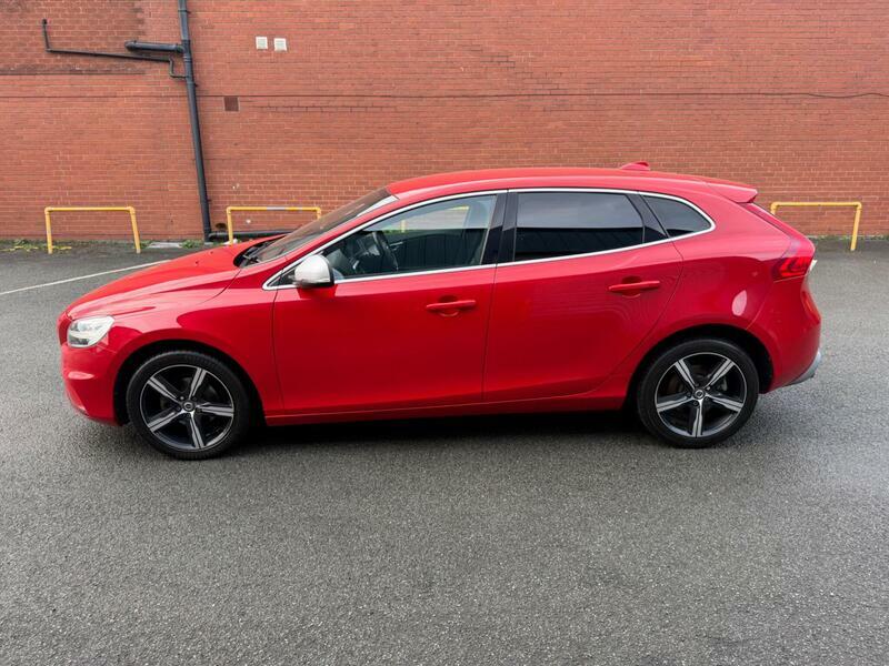 Volvo V40 2.0-D2-r-design-euro-6-ss-5dr DF16SVR Red #6