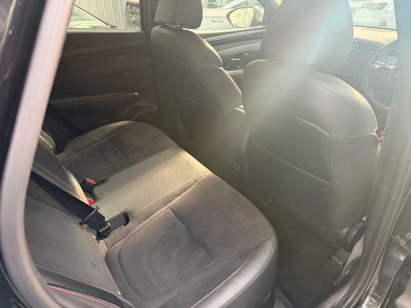 Hyundai Tucson 1.6-h-t-gdi-n-line-auto-euro-6-ss-5dr BJ72CZZ Black #4