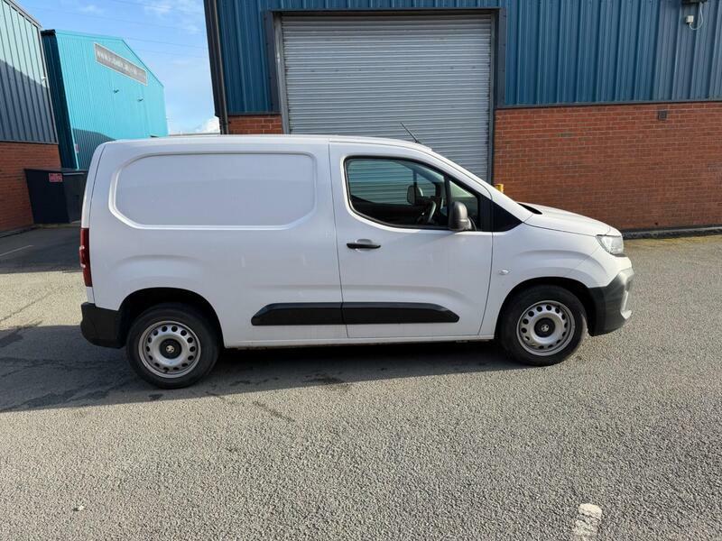 Vauxhall Combo 1.5-Turbo-d-2300-prime-panel-van-swb-euro-6-ss- DP24RVX  #2