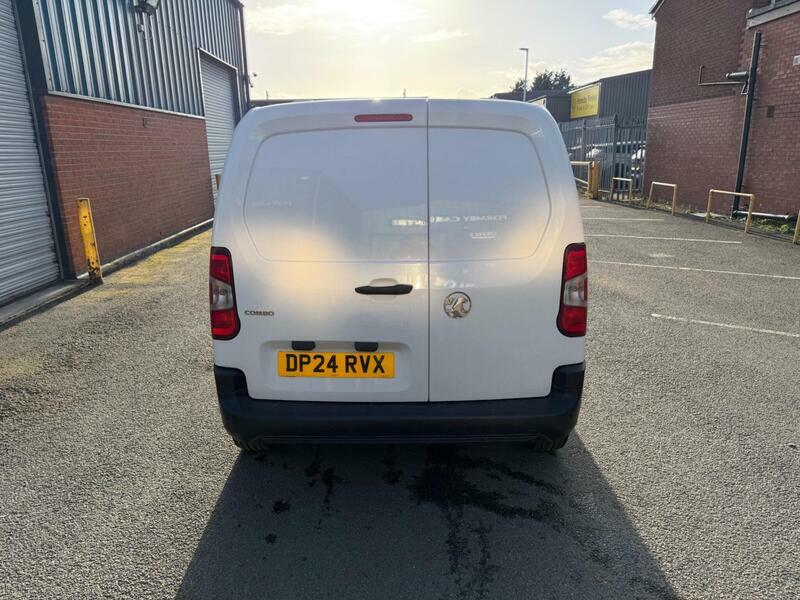 Vauxhall Combo 1.5-Turbo-d-2300-prime-panel-van-swb-euro-6-ss- DP24RVX  #4