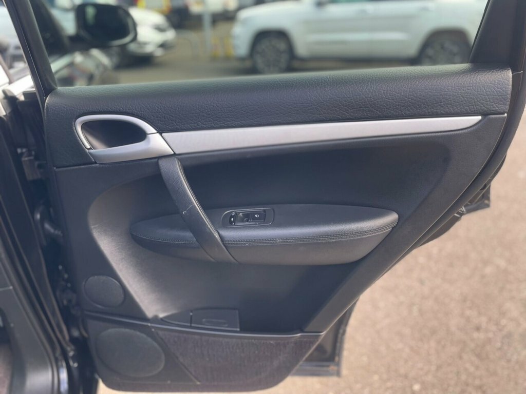 Porsche Cayenne Cayenne  #30