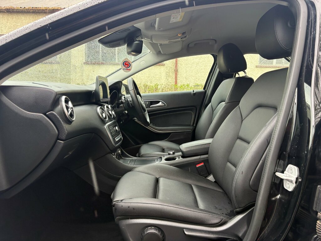 Mercedes-Benz A Class 1.5 A180d Sport Premium Hatchback 7G- KS67VRM Black #6