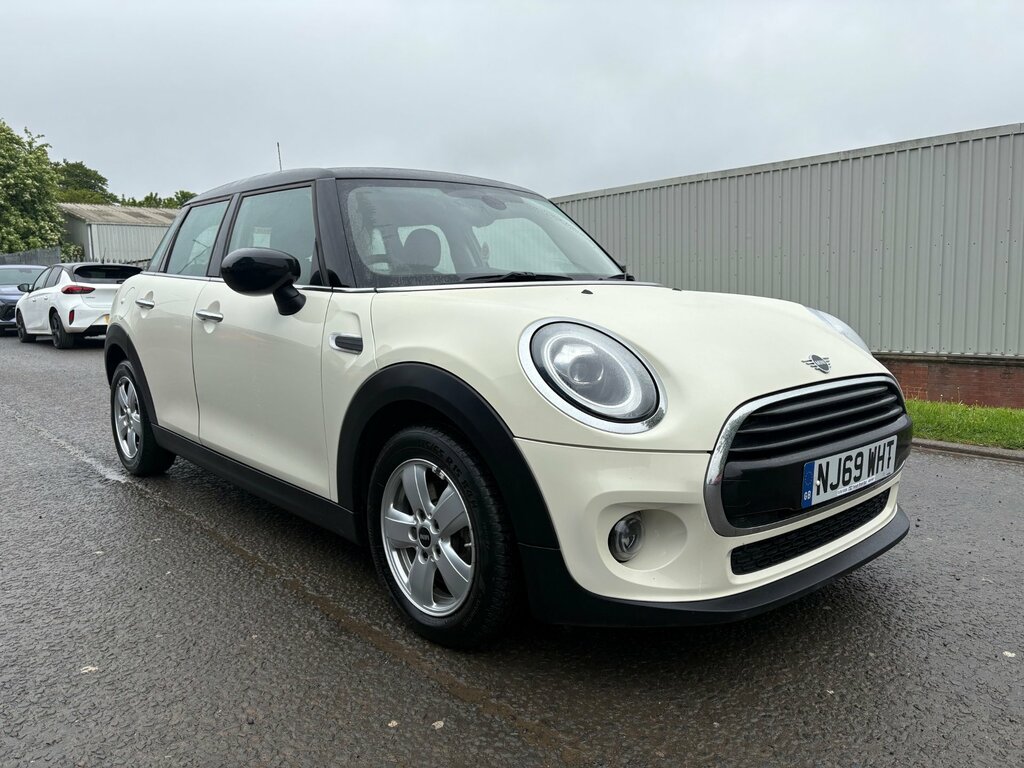 Mini Hatch 1.5 Cooper Classic Hatchback Eur White