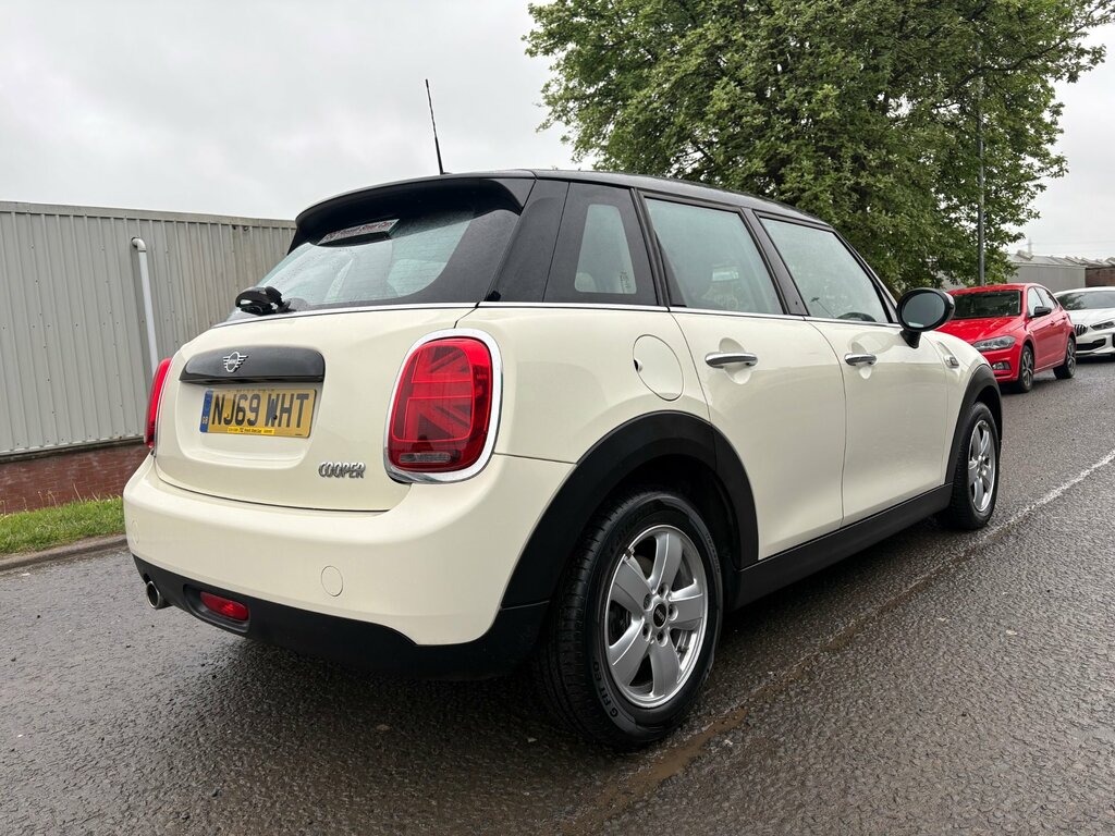 Mini Hatch 1.5 Cooper Classic Hatchback Eur NJ69WHT White #3