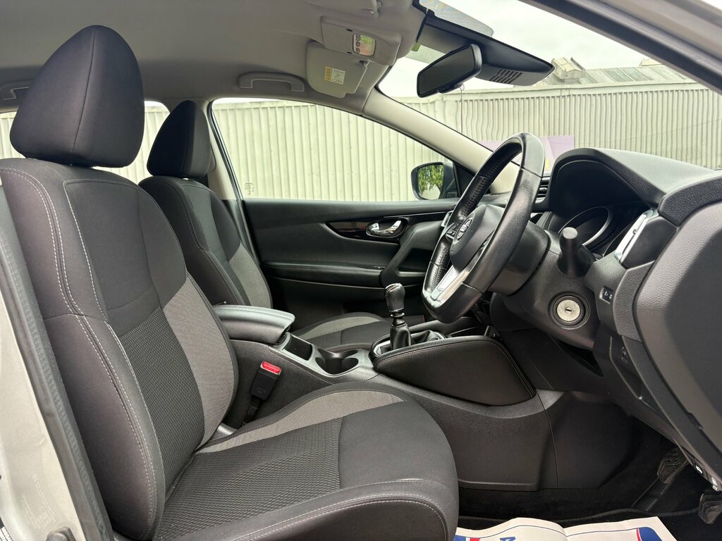 Nissan Qashqai 1.5 Dci Acenta Premium Suv Euro SH68RZU Silver #4