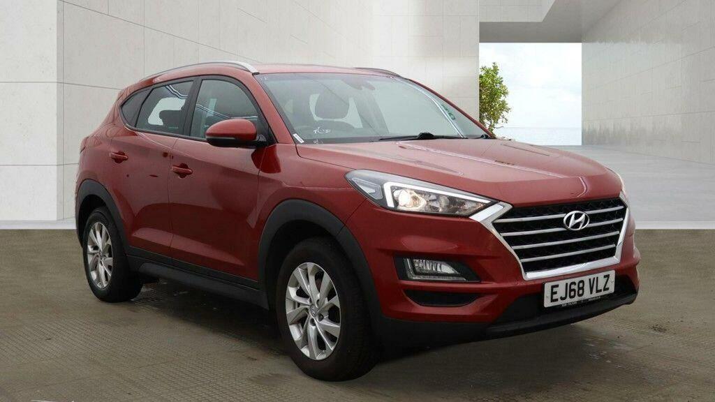 Hyundai Tucson Suv 1.6 Gdi Se Nav Euro 6 Ss 201868 Red