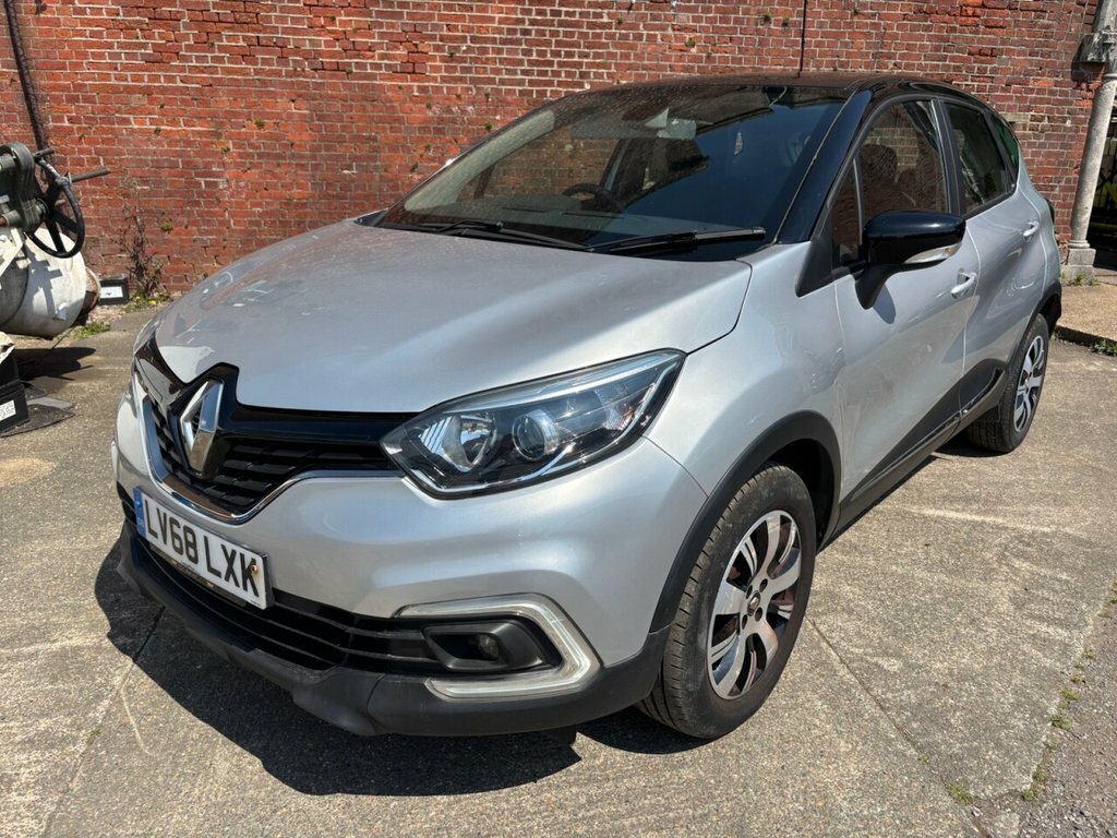 Renault Captur 1.5L Play Silver