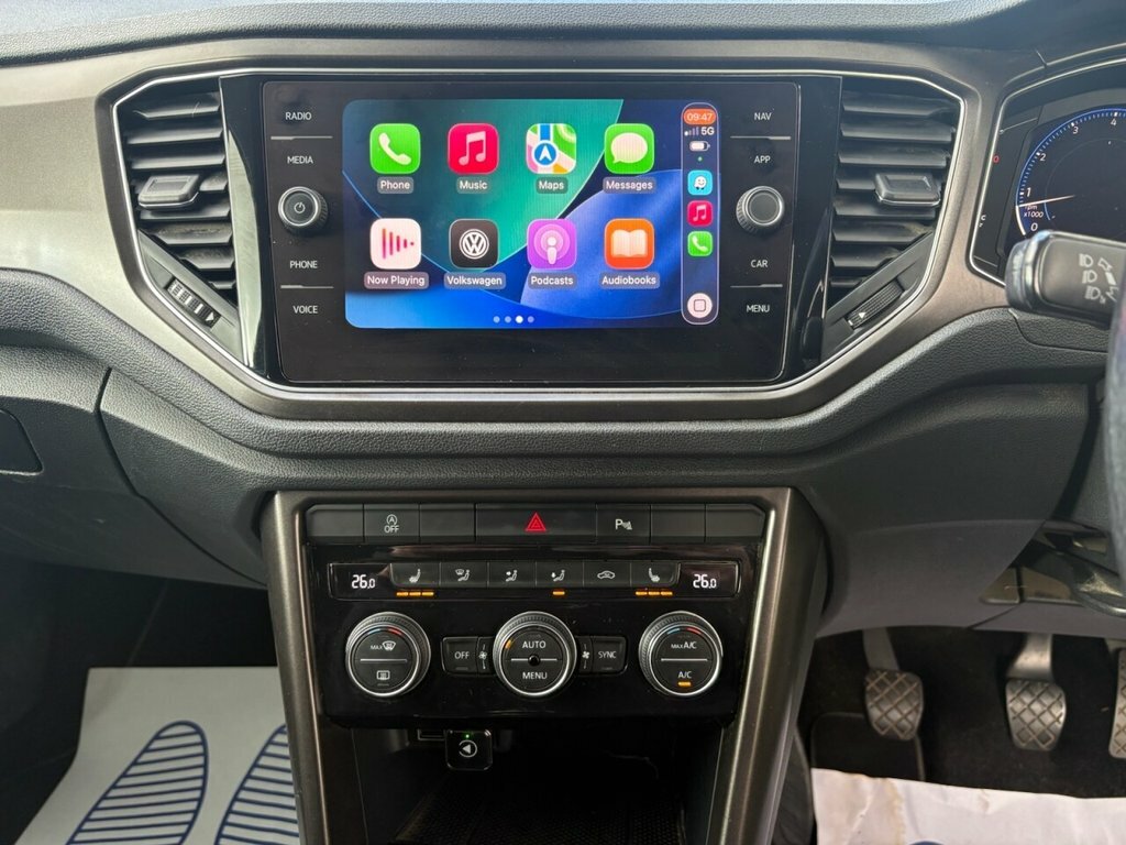 Volkswagen T-Roc Suv KO68GPV White #6