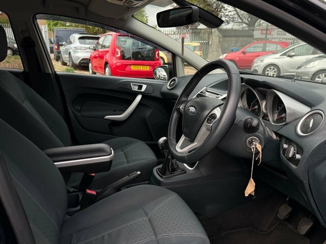 Ford Fiesta 1.4 Tdci Dpf Titanium Hatchback Black #5