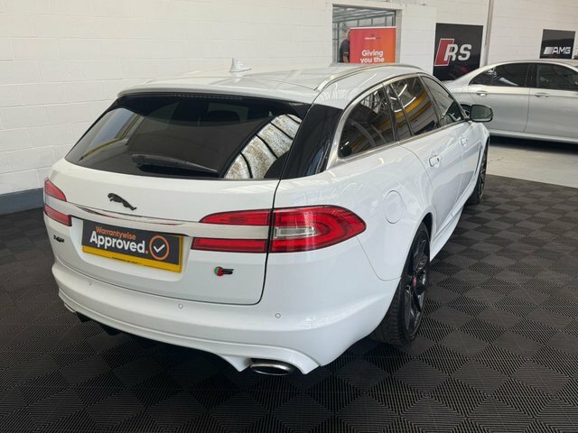 Jaguar XF 2014 3.0D S V6 Portfolio Sportbrake Aut SJ14KZB White #4