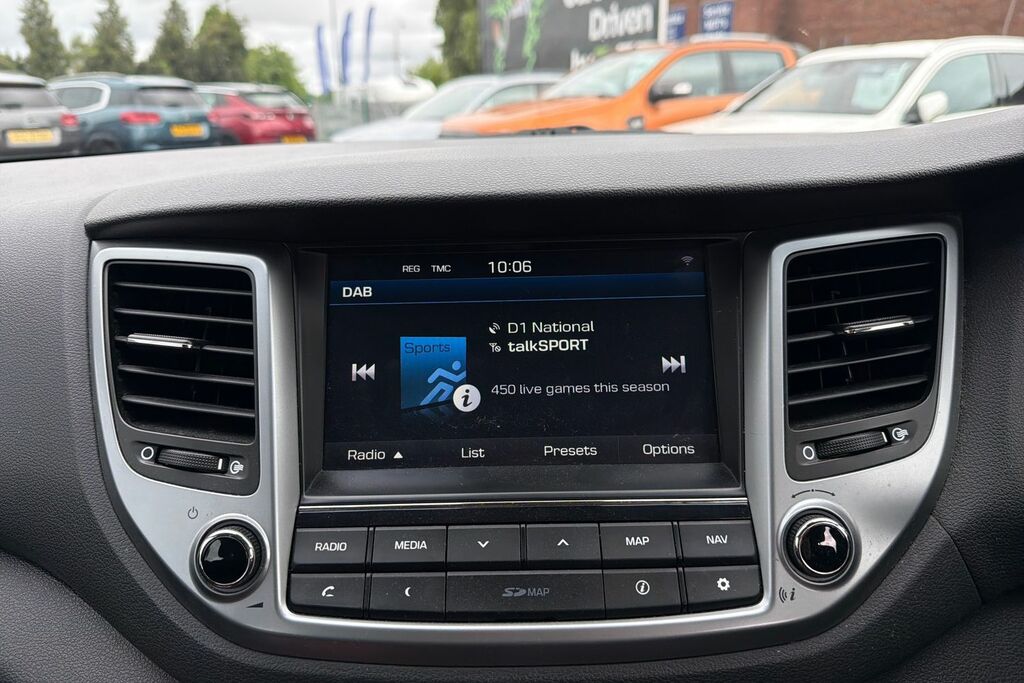 Hyundai Tucson 1.6 Gdi Blue Drive Se Nav 2Wd WR67MGV White #6