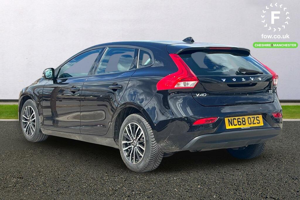 Volvo V40 T2 122 Momentum Nav Plus NC68OZS Black #2