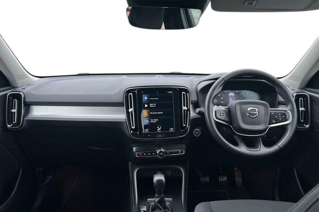 Volvo XC40 1.5 T3 163 Momentum YJ70ZNR Black #3