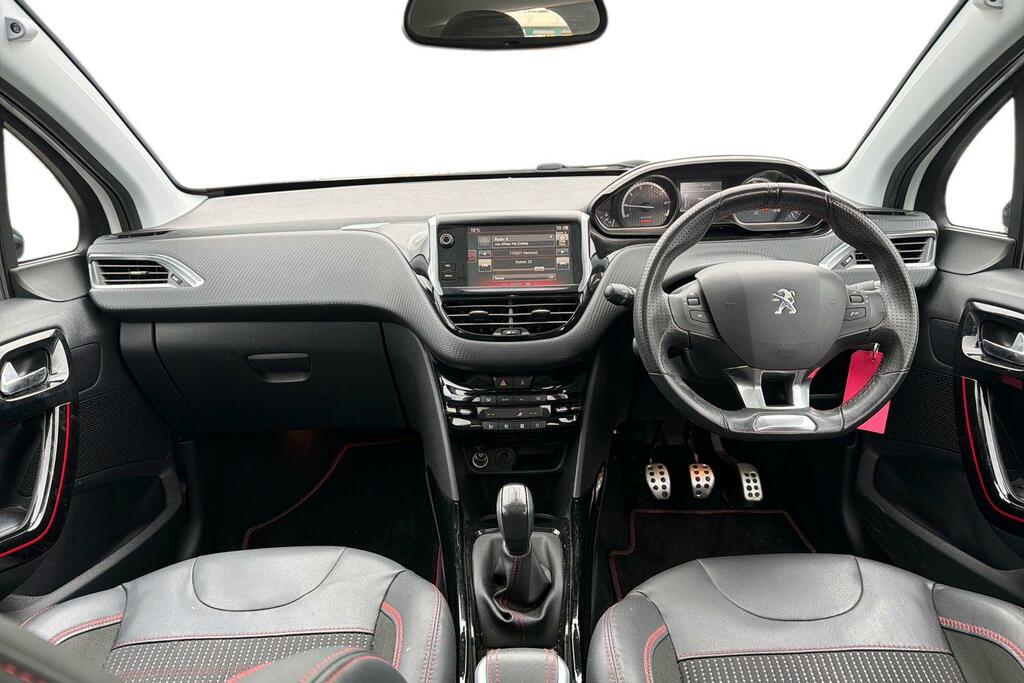 Peugeot 2008 1.2 Puretech 110 Gt Line CY66BVJ White #3