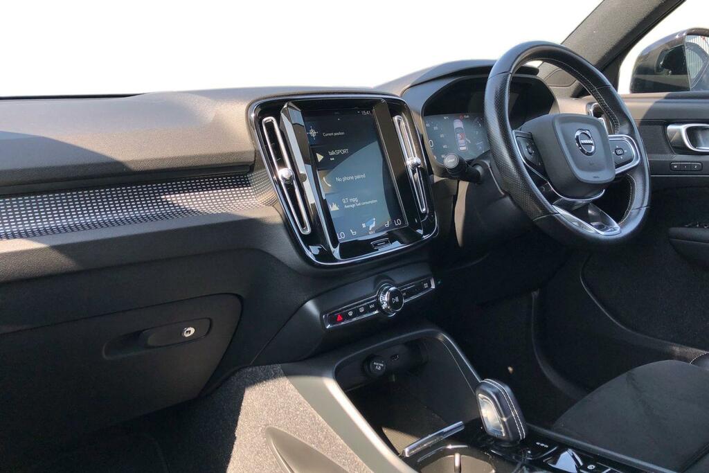 Volvo XC40 1.5 T3 163 R Design Pro Geartronic YR70XRZ Black #4