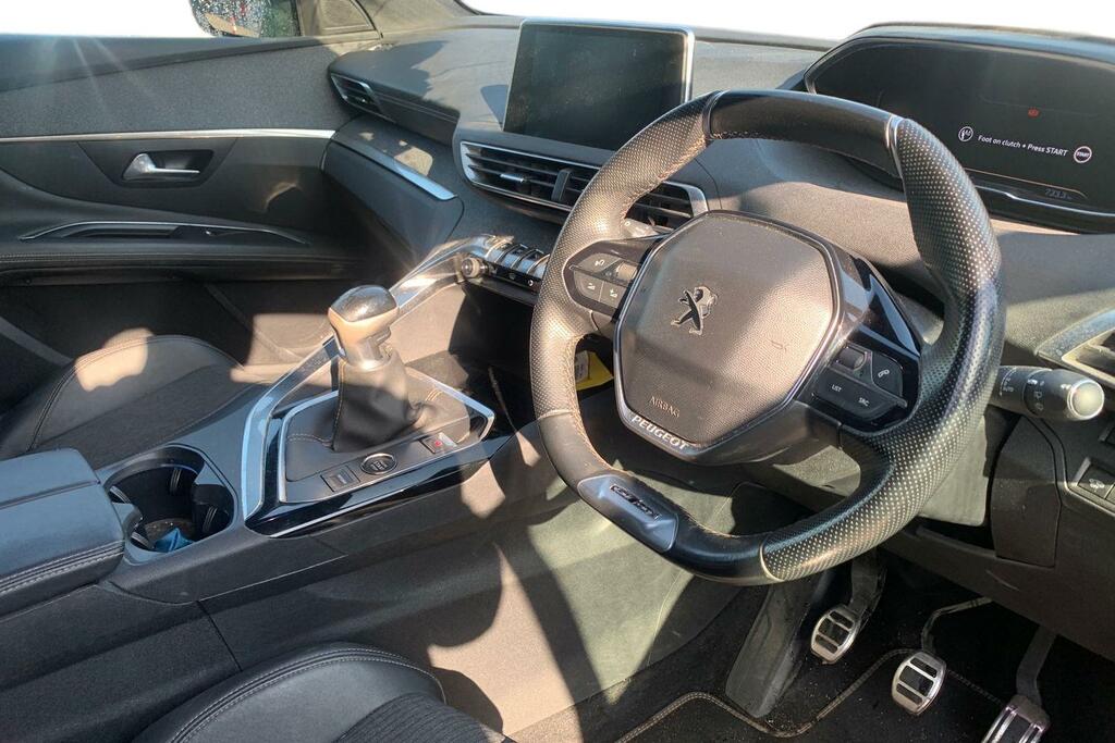 Peugeot 3008 1.5 Bluehdi Gt Line Premium MW68MHX White #3