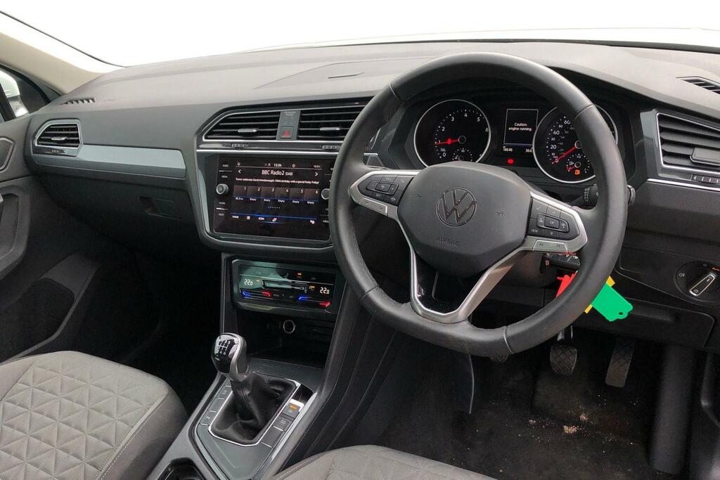 Volkswagen Tiguan 1.5 Tsi 150 Life RE24XZC White #3