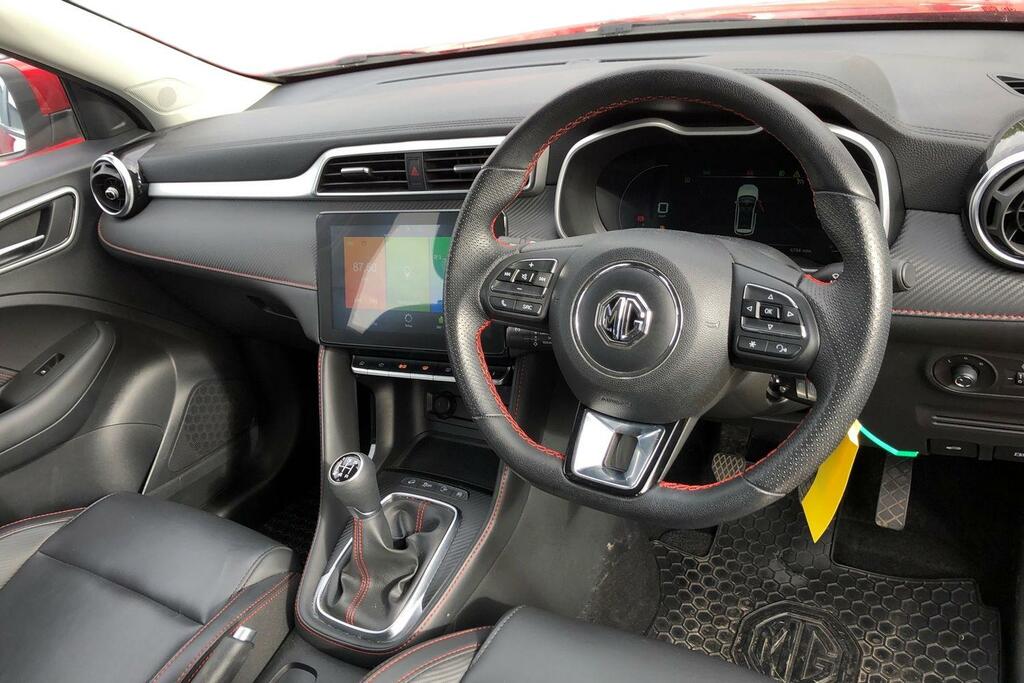 MG ZS 1.5 Vti-tech Exclusive Red #3
