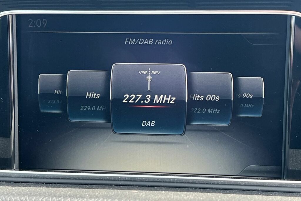 Mercedes-Benz E Class E200 Amg Line Edition Premium 7G-tronic Silver #6