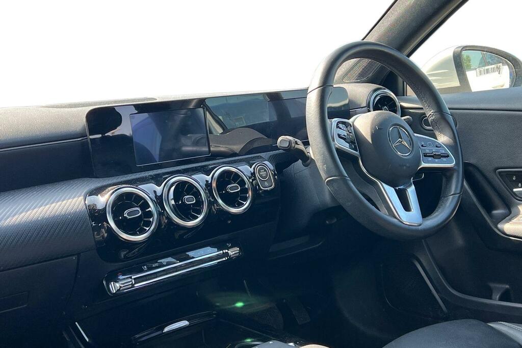 Mercedes-Benz A Class A180d Se WR70BHZ White #4