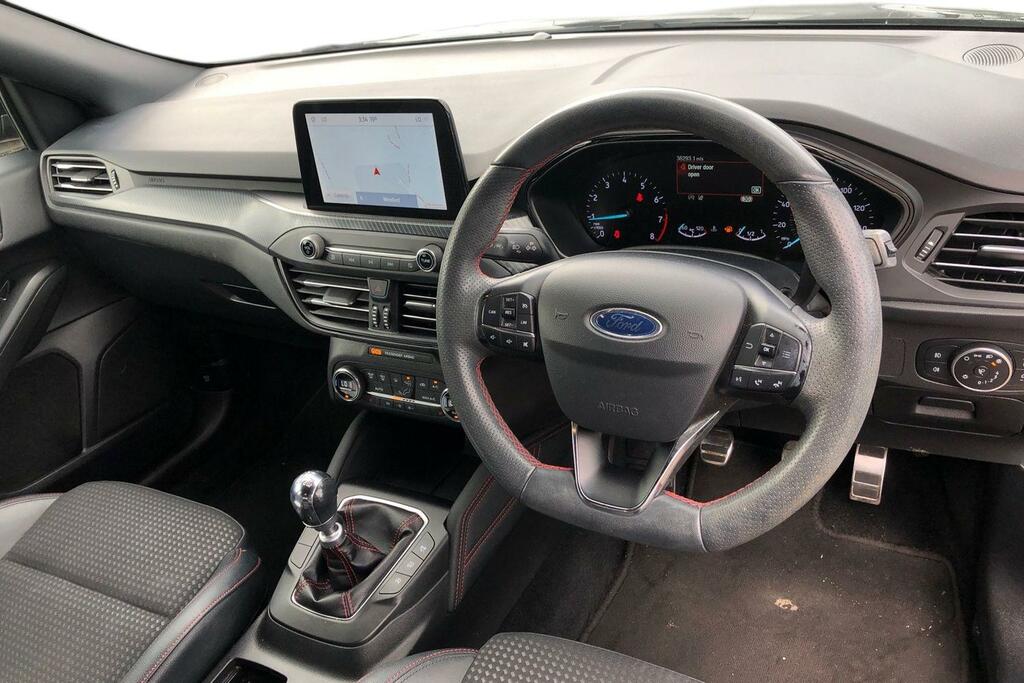 Ford Focus 1.0 Ecoboost 125 St-line X MD69VNG Black #3