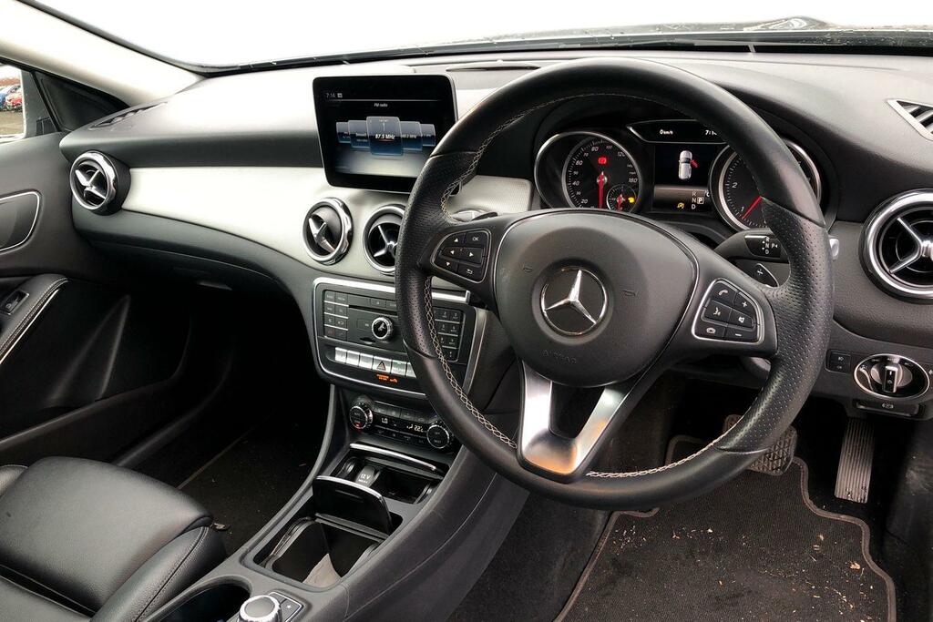 Mercedes-Benz GLA Class Gla 200D Sport Executive HW67LVL Grey #3