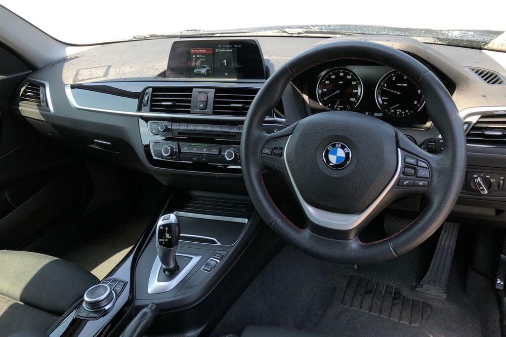 BMW 1 Series 118D Sport Navservotronic Step Black #3