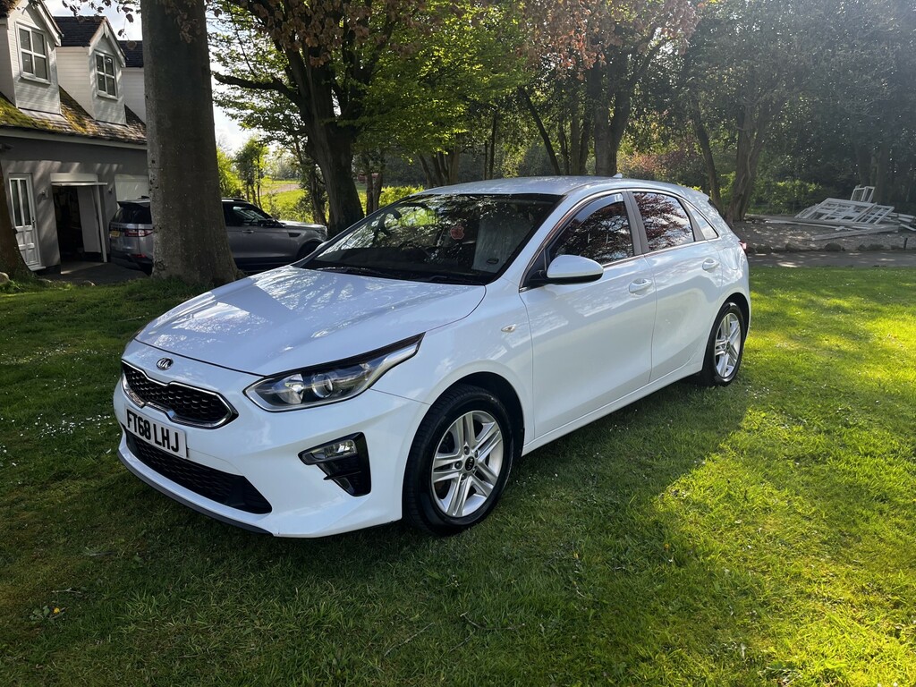 Kia Ceed Hatchback 1.6 Crdi Eco 2,In White With Service His White #2