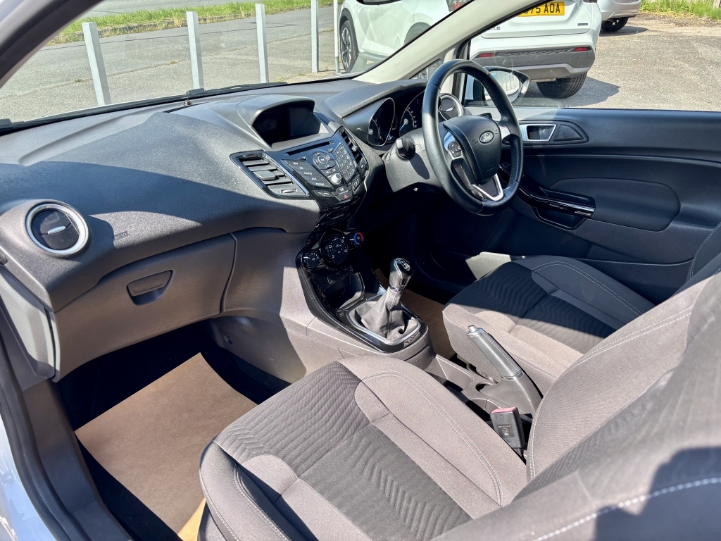 Ford Fiesta 1.2 Zetec BD17MKJ White #6