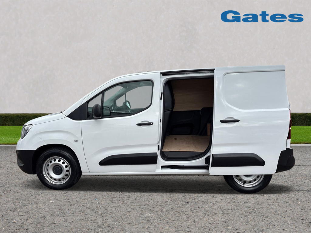 Vauxhall Combo-e Life 2300 Prime 100Kw 50Kwh GV72WVD White #5