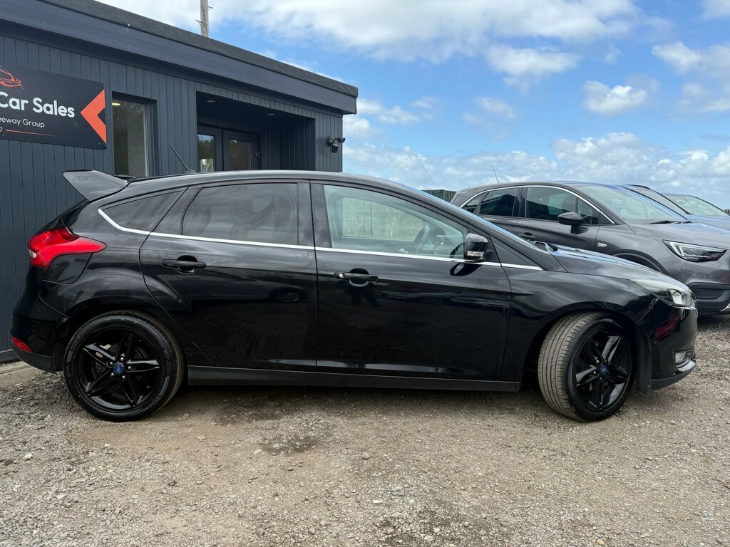 Ford Focus Hatchback 1.0T Ecoboost Zetec Edition Hatchback KW17NYV Black #3