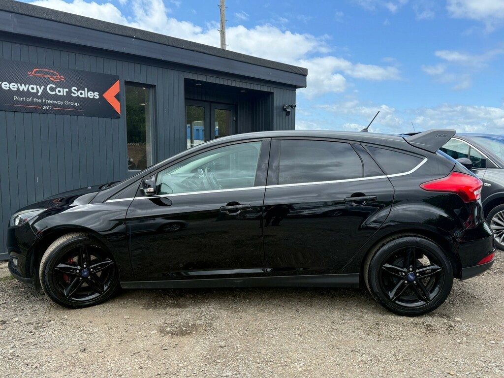 Ford Focus Hatchback 1.0T Ecoboost Zetec Edition Hatchback KW17NYV Black #4