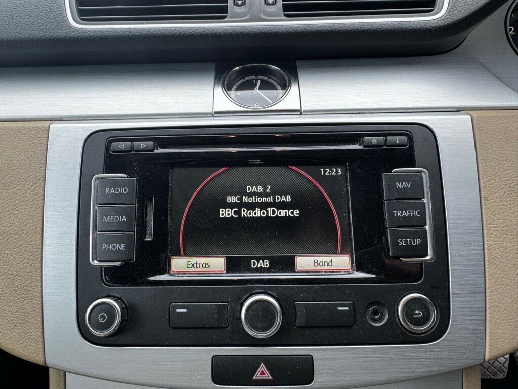 Volkswagen CC Saloon Black #11