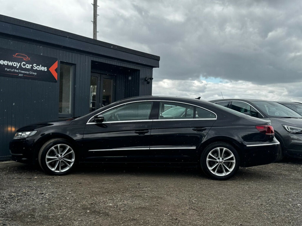 Volkswagen CC Saloon Black #16