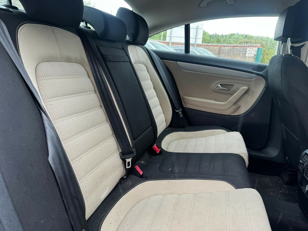 Volkswagen CC Saloon Black #12
