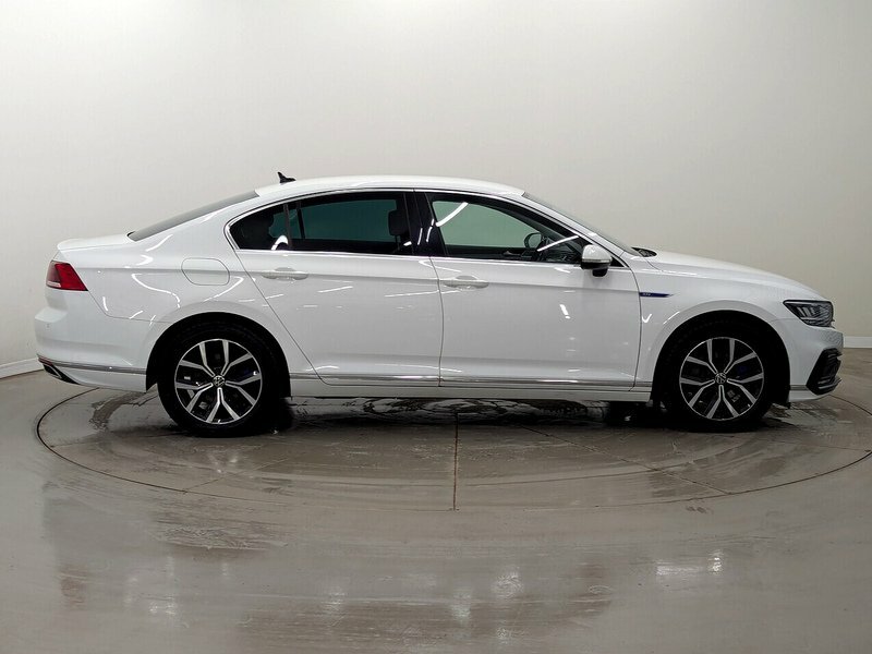 Volkswagen Passat Tsi Gte RF21BYP White #2