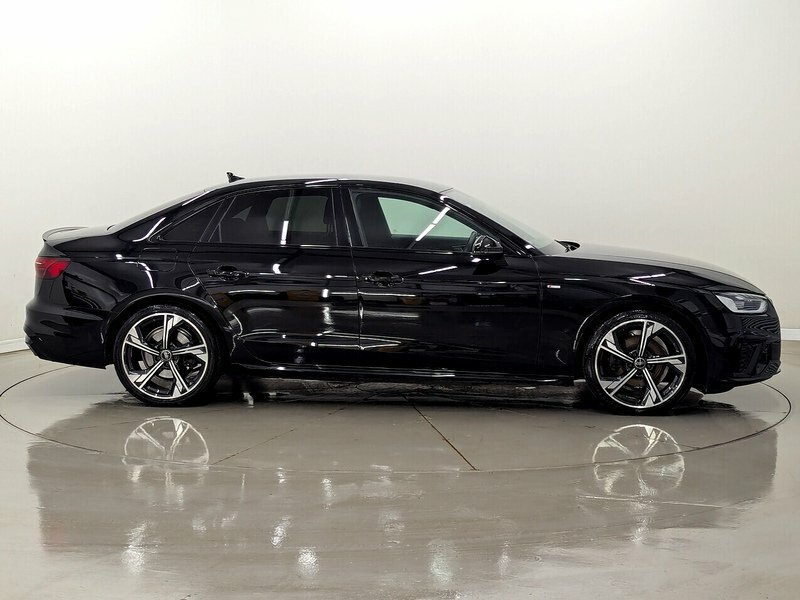 Audi A4 Tfsi Black Edition KF23LMO Black #2