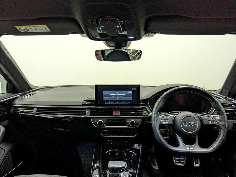 Audi A4 Avant Tfsi Black Edition YM70UGZ Red #3