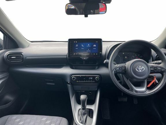 Toyota Yaris Icon Black #6