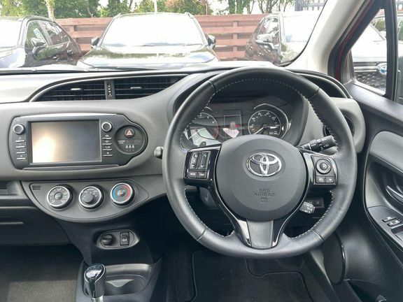 Toyota Yaris Icon 1.5 A Red #6
