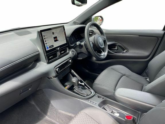 Toyota Yaris Excel Green #5