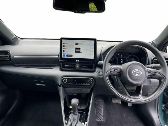 Toyota Yaris Excel Green #6