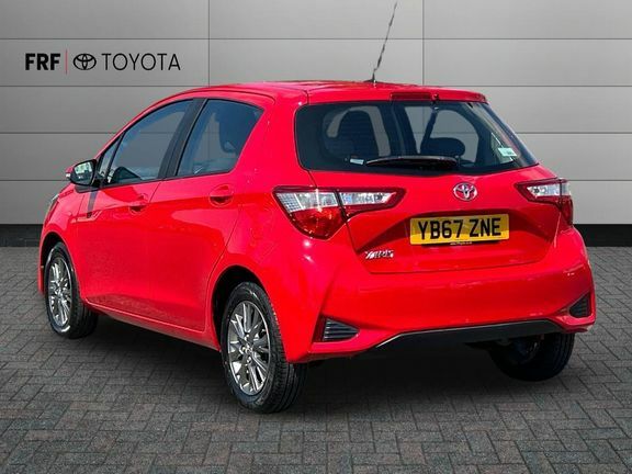 Toyota Yaris 1.5 Icon Red #4