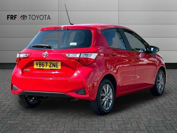 Toyota Yaris 1.5 Icon Red #2